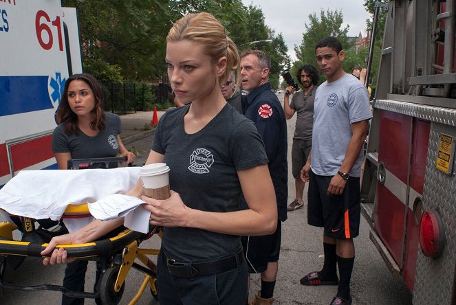 Chicago Fire - Professional Courtesy - Making of - Monica Raymund