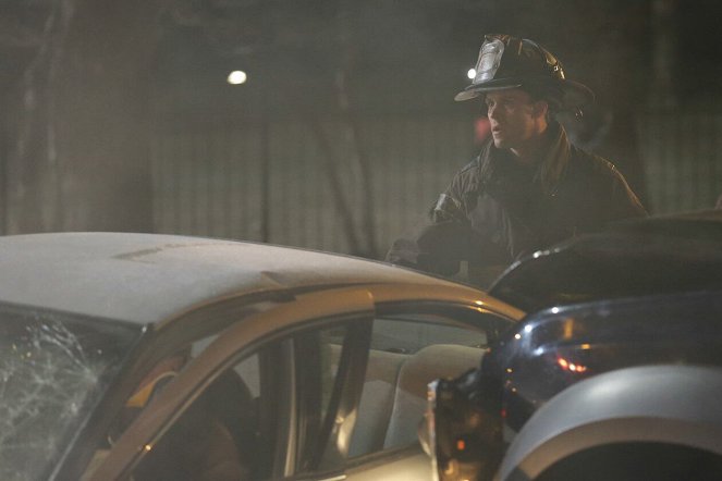 Chicago Fire - Season 2 - A Heavy Weight - Photos - Jesse Spencer