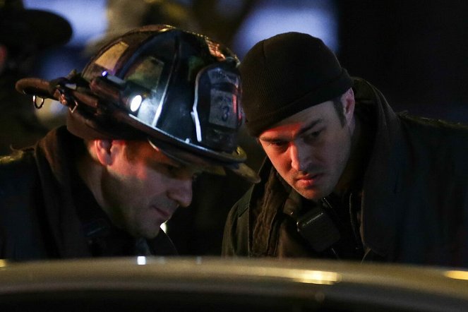 Chicago Fire - A Heavy Weight - Van film - Taylor Kinney