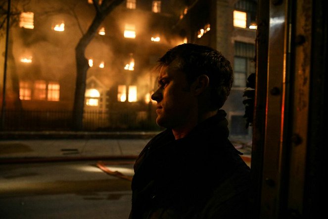 Chicago Fire - Real Never Waits - Van film - Jesse Spencer