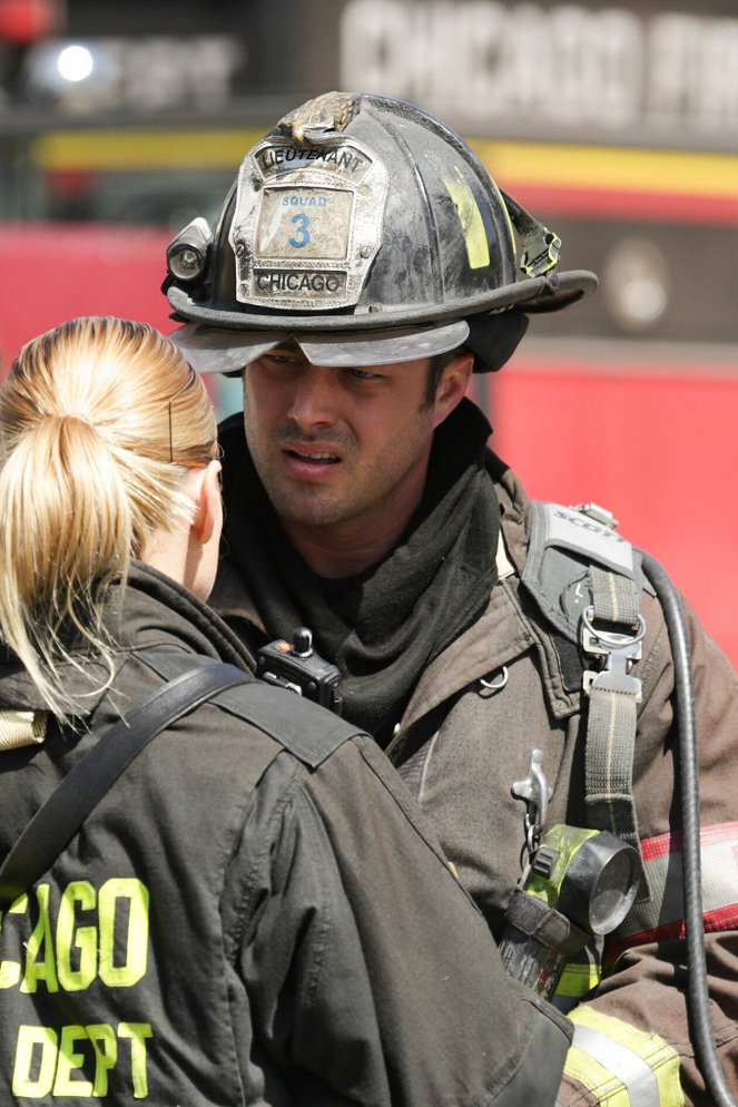 Chicago Fire - Real Never Waits - Van film - Taylor Kinney