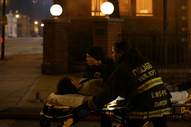 Chicago Fire - Real Never Waits - Kuvat elokuvasta - Lauren German, Monica Raymund