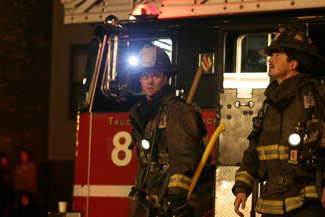 Chicago Fire - Real Never Waits - Do filme - Jesse Spencer, Yuriy Sardarov