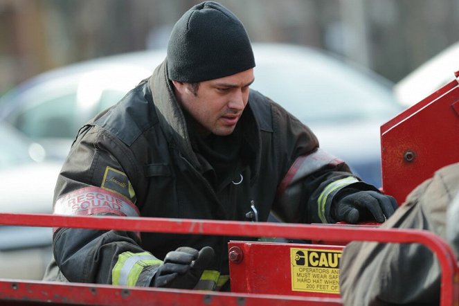 Chicago Fire - Season 2 - One More Shot - Photos - Taylor Kinney