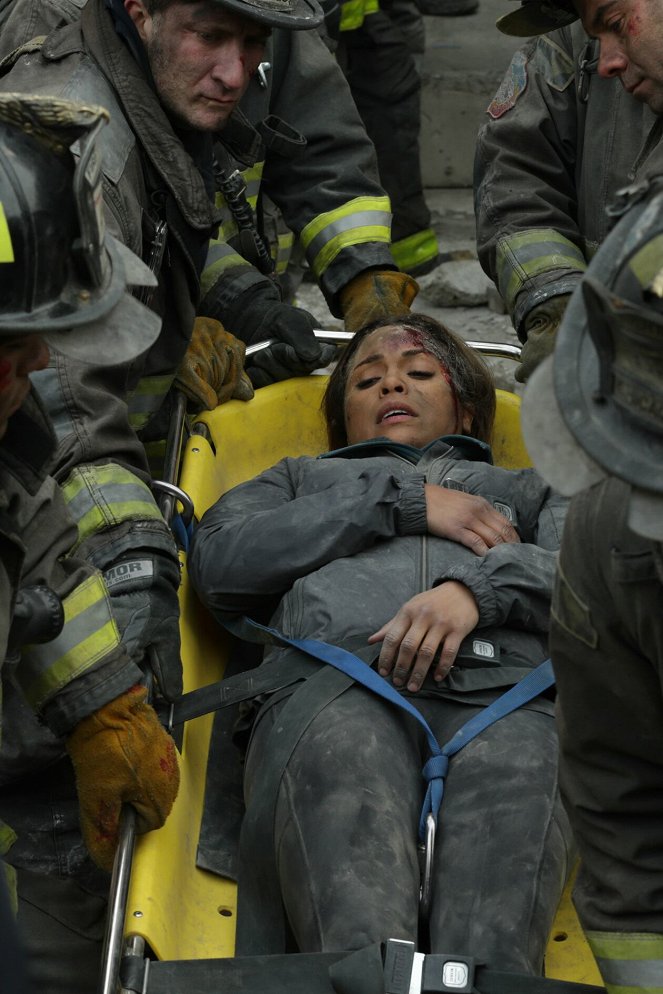 Chicago Fire - Season 2 - A Dark Day - De la película - Monica Raymund