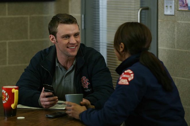 Chicago Fire - When Things Got Rough - Van film - Jesse Spencer
