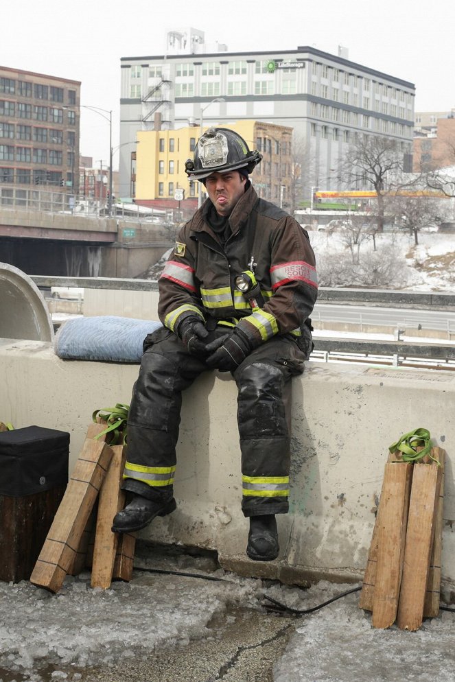 Chicago Fire - Season 2 - When Things Got Rough - Making of - Taylor Kinney
