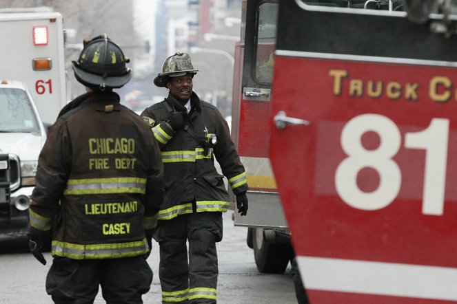 Chicago Fire - Season 2 - A Rocket Blasting Off - Photos - Eamonn Walker
