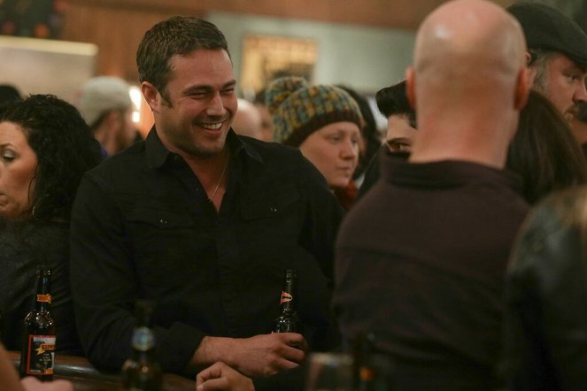 Chicago Fire - A Rocket Blasting Off - Photos - Taylor Kinney