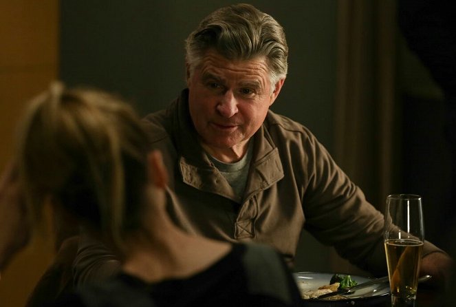 Chicago Fire - A Rocket Blasting Off - Photos - Treat Williams