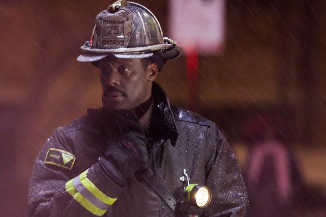 Chicago Fire - Season 2 - Tonight's the Night - Photos - Eamonn Walker