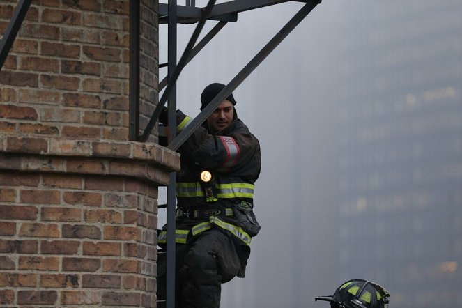 Chicago Fire - Out with a Bang - Do filme - Taylor Kinney