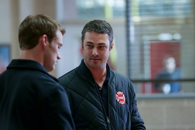 Chicago Fire - Out with a Bang - Van film - Taylor Kinney