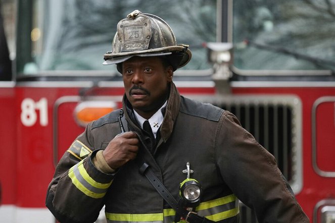 Chicago Fire - Season 2 - Out with a Bang - Photos - Eamonn Walker