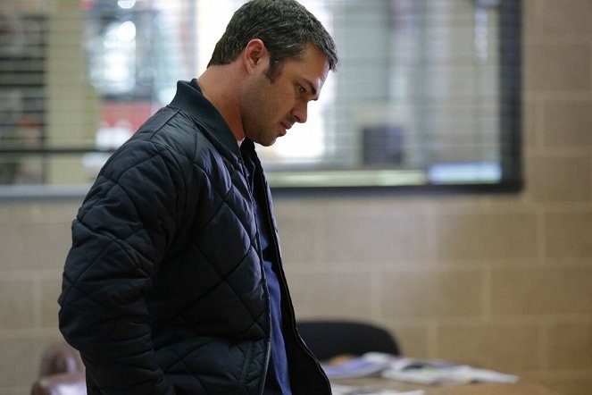 Chicago Fire - Season 2 - Out with a Bang - Photos - Taylor Kinney
