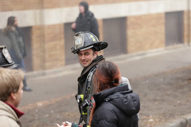 Chicago Fire - Out with a Bang - Del rodaje - Taylor Kinney