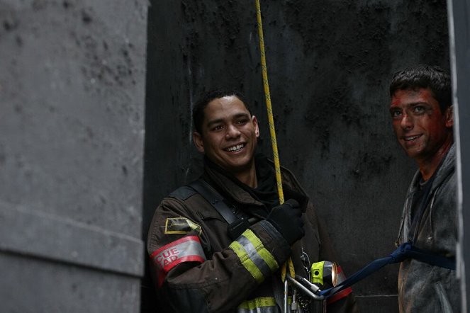 Chicago Fire - Out with a Bang - Del rodaje - Charlie Barnett