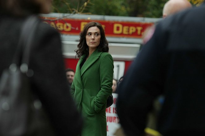 Chicago Fire - Not Like This - Van film - Michelle Forbes