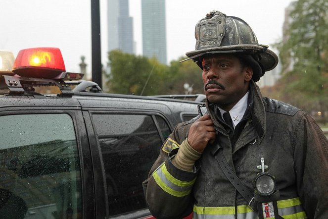 Chicago Fire - Not Like This - Van film - Eamonn Walker