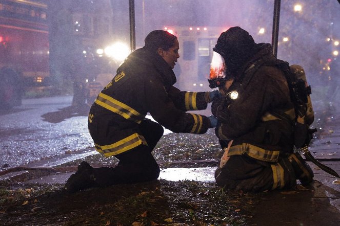 Chicago Fire - Not Like This - Photos - Monica Raymund