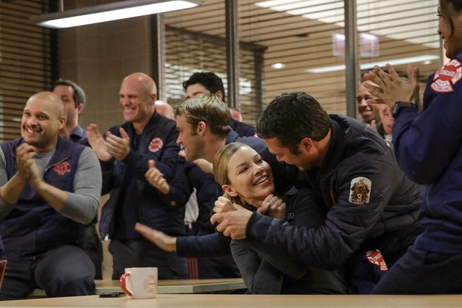 Chicago Fire - Not Like This - Photos - Lauren German