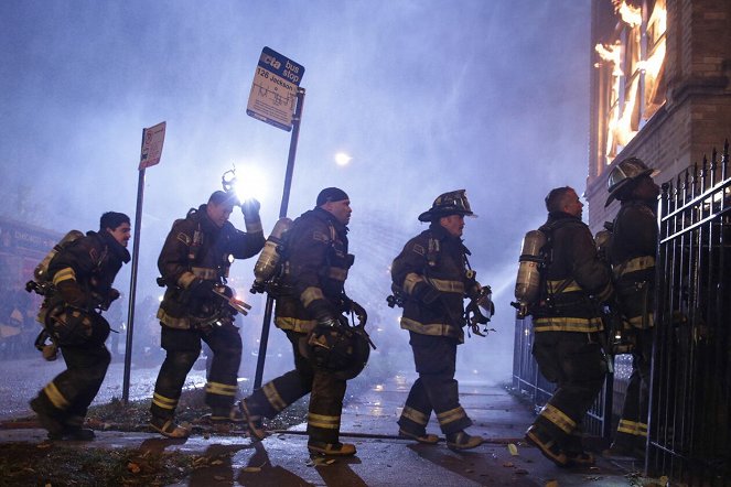 Chicago Fire - Not Like This - Van film