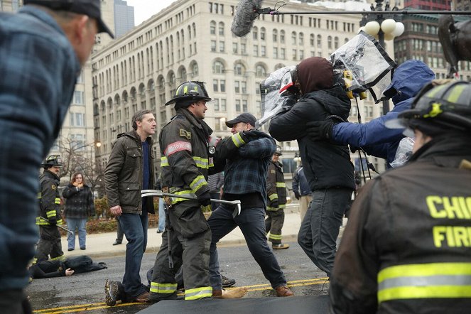 Chicago Fire - Sauvons le 51 ! - Tournage - Taylor Kinney