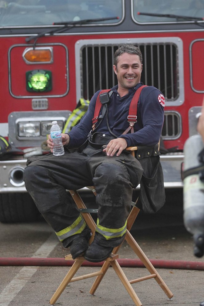 Chicago Fire - No Regrets - Making of - Taylor Kinney