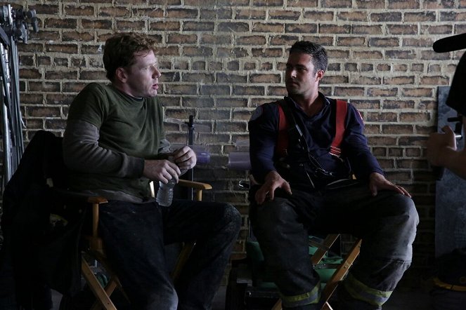 Chicago Fire - A Nuisance Call - Del rodaje - Taylor Kinney