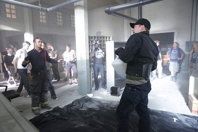 Chicago Fire - A Nuisance Call - Del rodaje - Taylor Kinney
