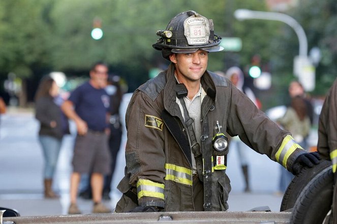 Chicago Fire - Nepříjemný telefonát - Z natáčení - Jesse Spencer