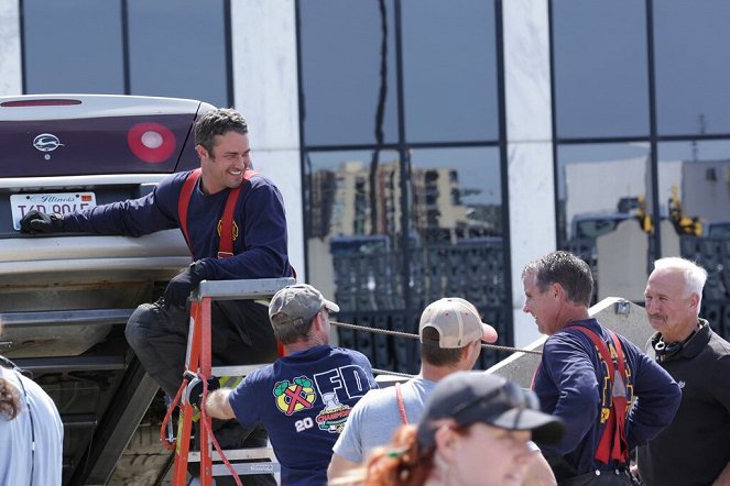 Chicago Fire - A Nuisance Call - Making of - Taylor Kinney