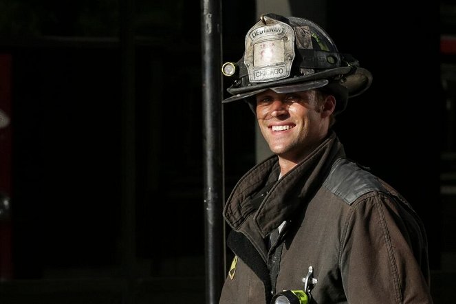 Chicago Fire - Nepříjemný telefonát - Z natáčení - Jesse Spencer