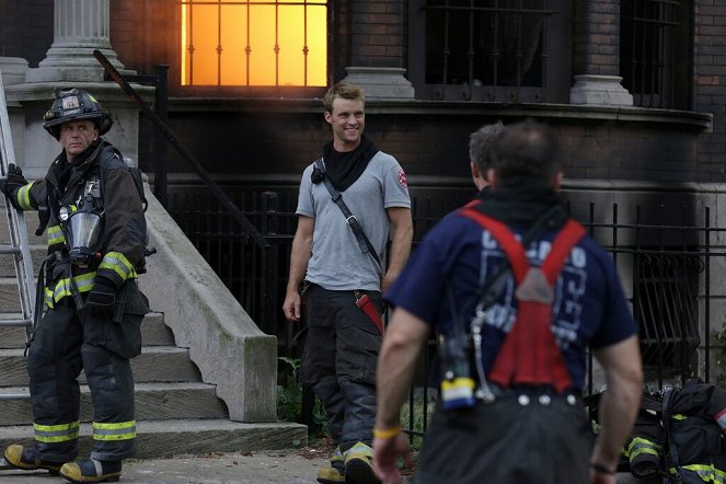 Chicago Fire - Incendies volontaires - Tournage - David Eigenberg, Jesse Spencer