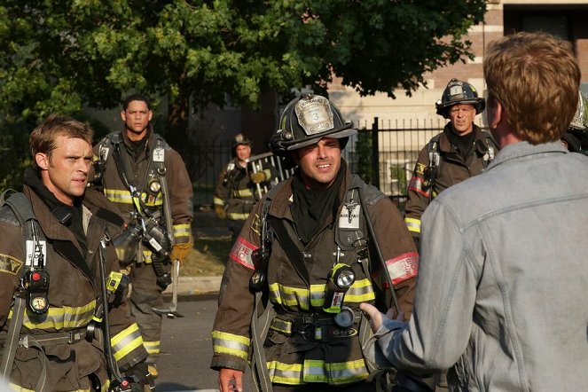 Chicago Fire - Nawyższa gotowość bojowa - Z filmu - Jesse Spencer, Charlie Barnett, Taylor Kinney, Randy Flagler