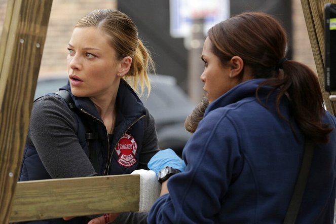 Chicago Fire - Season 2 - Defcon 1 - Photos - Lauren German, Monica Raymund