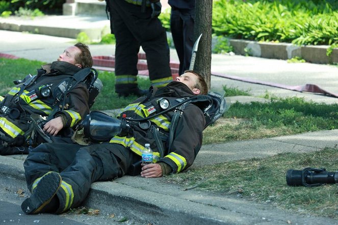 Chicago Fire - Season 2 - Die Problemwache - Dreharbeiten - Christian Stolte, Jesse Spencer
