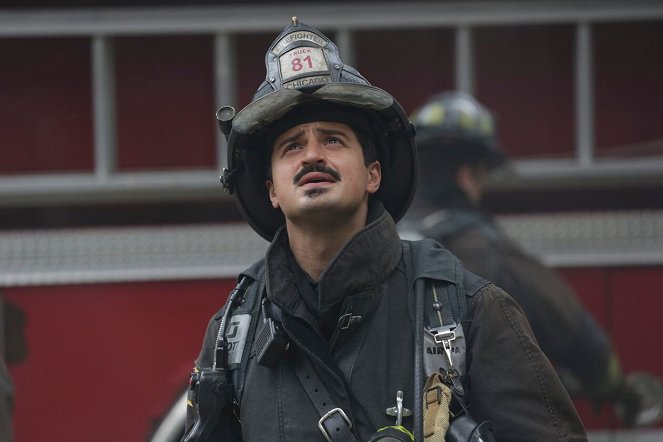 Chicago Fire - Season 2 - Plný dům problémů - Z filmu - Yuriy Sardarov