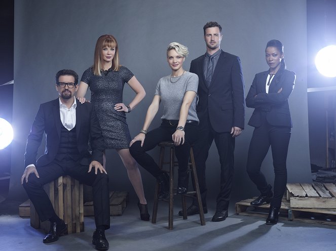 Motive - Season 4 - Werbefoto - Louis Ferreira, Lauren Holly, Kristin Lehman, Brendan Penny, Karen LeBlanc