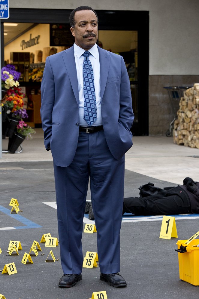 Major Crimes - Season 1 - Reloaded - Photos - Robert Gossett