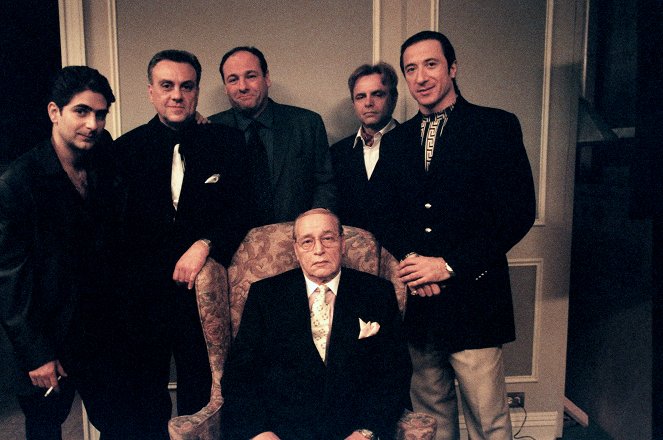 Sopranos, The - Season 4 - Uusia ja vanhoja velkoja - Promokuvat