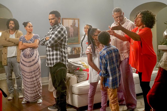 Black-ish - Season 3 - Just Christmas, Baby - De la película