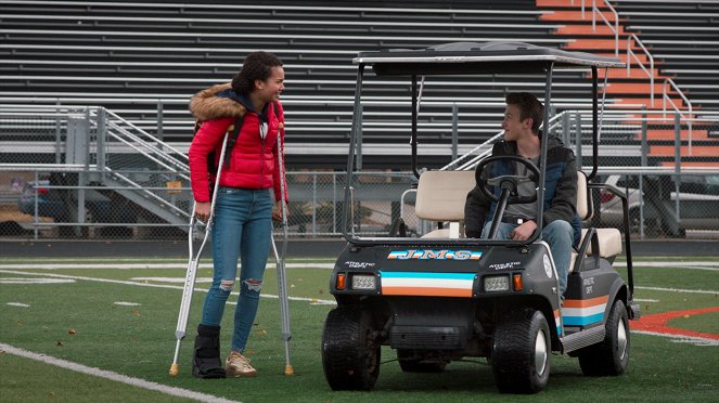 Andi Mack - Something To Talk A-Boot - Filmfotos