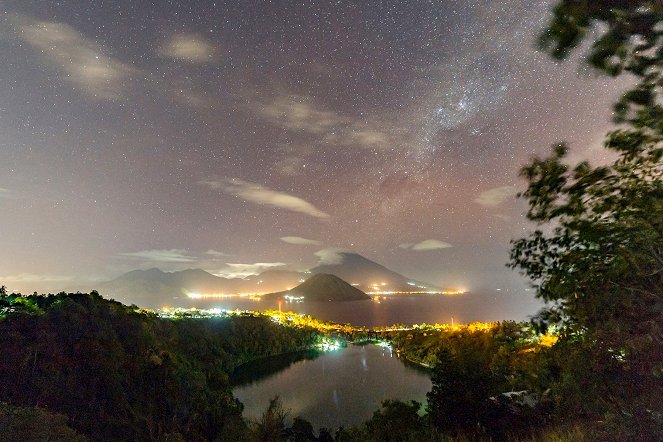 The Borderless Sky - Zur Sonnenfinsternis nach Indonesien - Photos