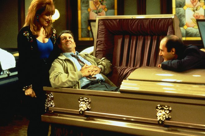 Eine schrecklich nette Familie - Season 7 - Begrabt mich neben Fuzzy - Filmfotos - Katey Sagal, Ed O'Neill