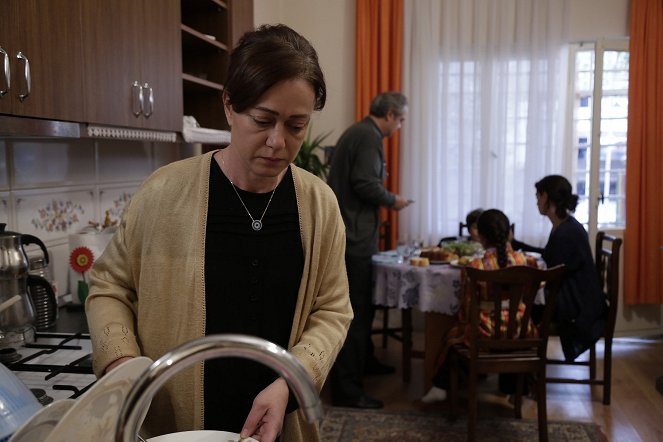 Kadın - Season 1 - Episode 3 - Kuvat elokuvasta - Bennu Yıldırımlar