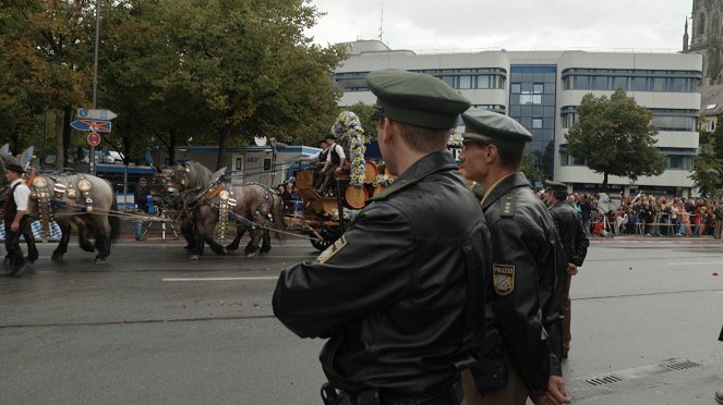 Ermittlungen? Eingestellt. - Das Oktoberfest-Attentat und der Doppelmord von Erlangen - Photos