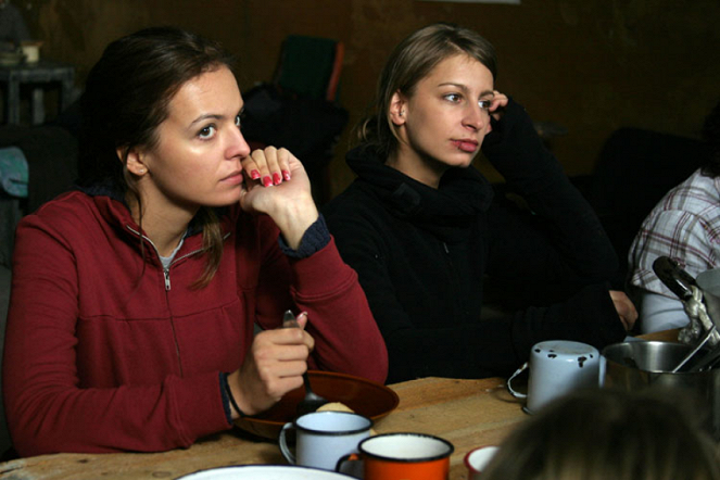 Kryminalni - Obóz - Filmfotók - Anna Wendzikowska, Magdalena Schejbal