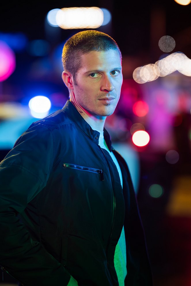 L.A.'s Finest - The Lone Ranger - Photos - Zach Gilford