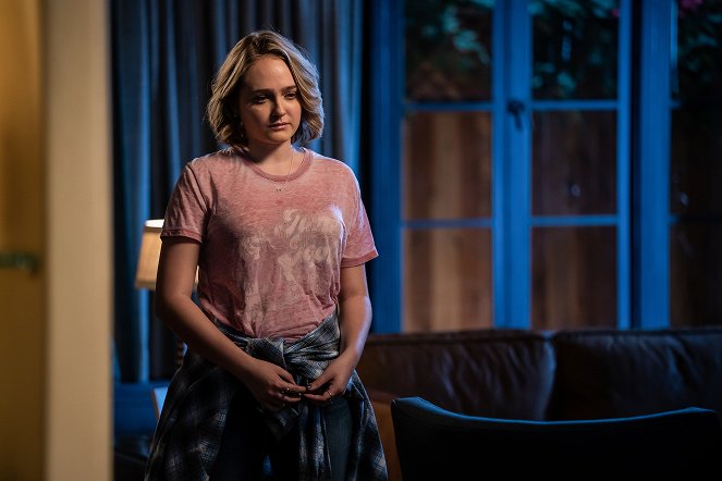 L.A.'s Finest - For Life - Photos - Sophie Reynolds